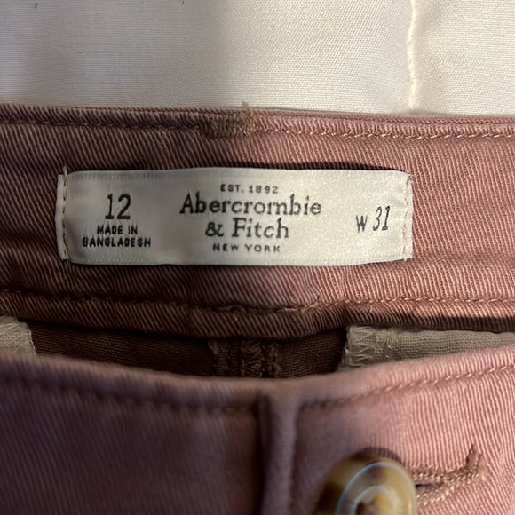 Abercrombie & Fitch shorts - Picture 2 of 3